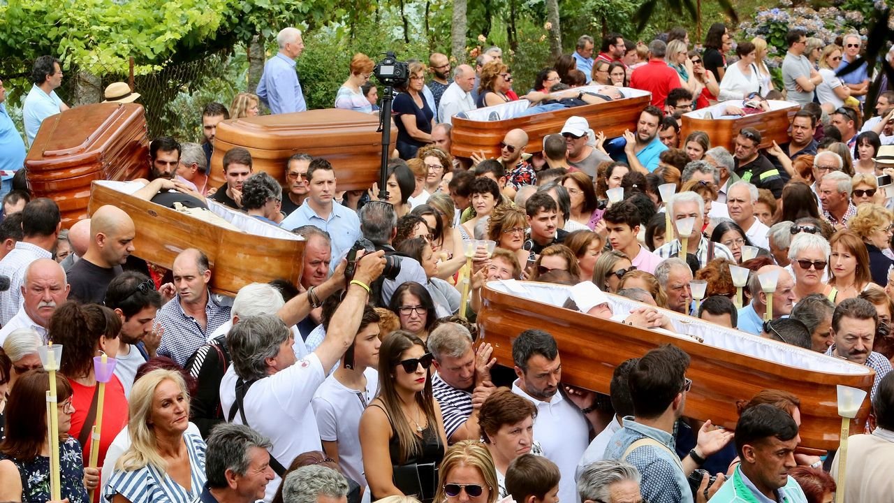procession des cercueils